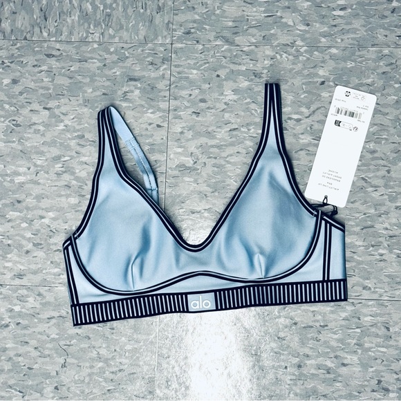 ALO Yoga Other - ALO LINEUP BRA